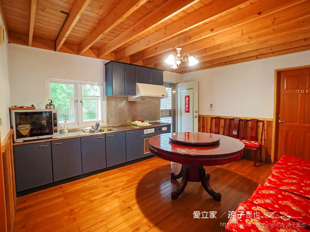 愛立家旅遊民宿 清境住宿 清境包棟民宿 水管屋 玻璃屋 小木屋 兒童遊戲室 早餐 晚餐