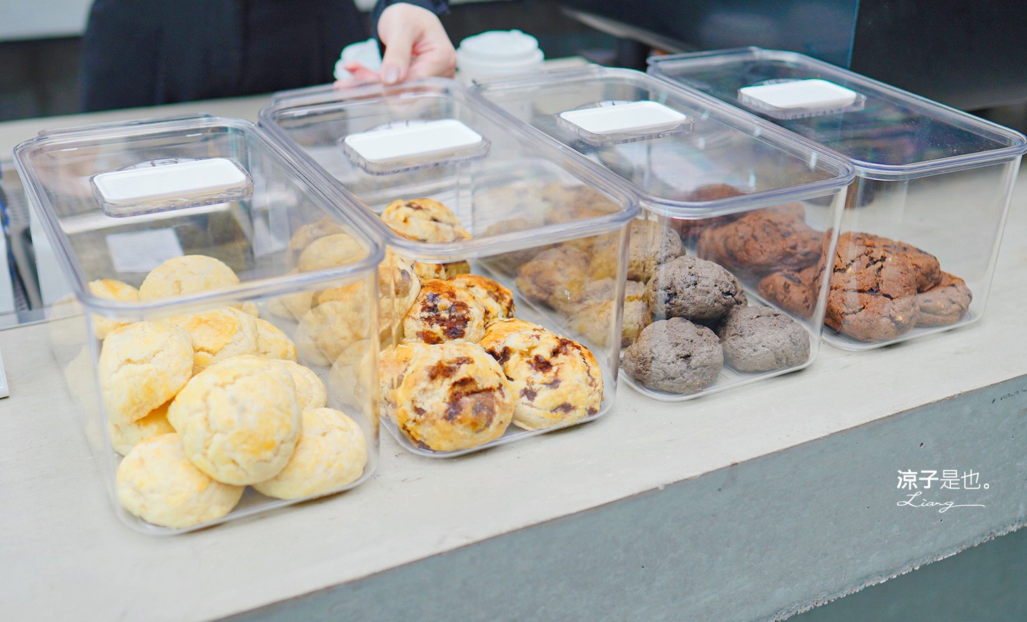 台中-YEN円(附菜單) 咖啡館x藝廊 四維國小捷運站新開幕咖啡！在質感清水模建築品嚐漸層水泥拿鐵&司康輕食