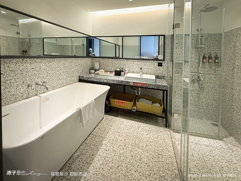 福爾摩沙遊艇酒店 台南安平住宿 台南飯店 遊艇酒店 無邊際泳池 笑笑羊 早餐 台南親子飯店