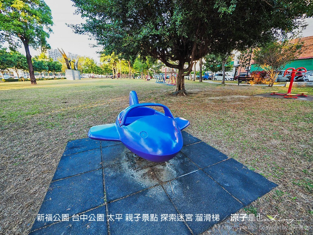 台中-新福公園 中部首座攀爬式探索迷宮城堡 加上溜滑梯、沙坑 親子放電好去處啊