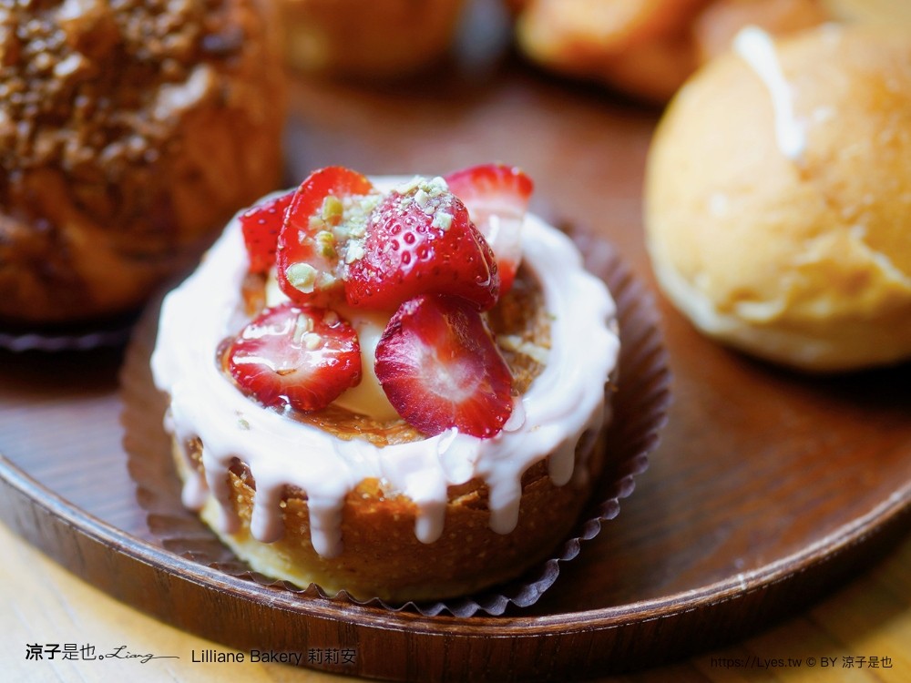 莉莉安可頌烘焙專門店 菜單 台中 麵包 下午茶 咖啡館 文青老宅 蛋糕 台中甜點 lilliane bakery