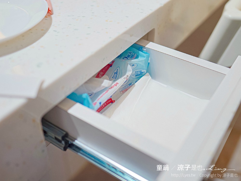 童鍋 親子火鍋 台中 親子餐廳 秀泰文心店 遊戲室 網美 打卡 IG 北歐風