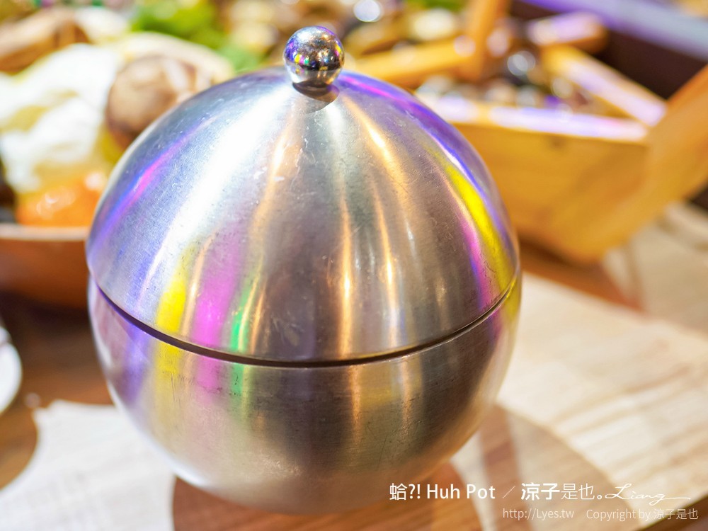 蛤 Huh Pot 菜單 台中公益路美食 火鍋餐廳 浮誇系卜卜蜆蛤蜊火鍋 港式料理