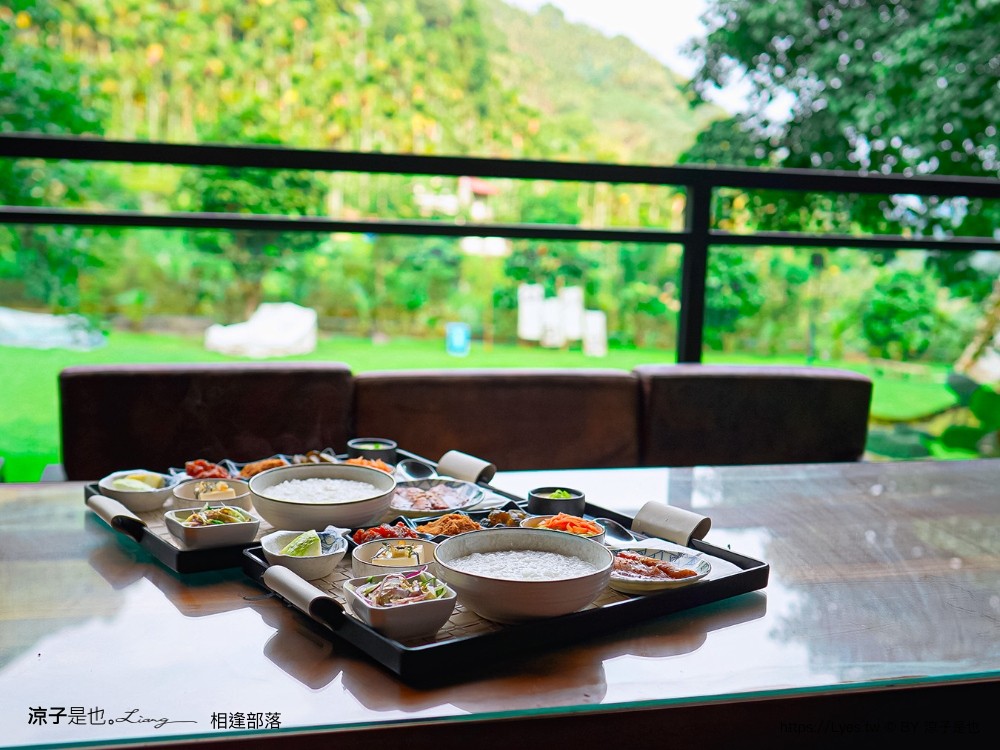 相逢部落 南投豪華露營 價位 懶人露營 一泊三食 調酒無限暢飲 和牛燒肉 龍蝦火鍋 訂房 評價