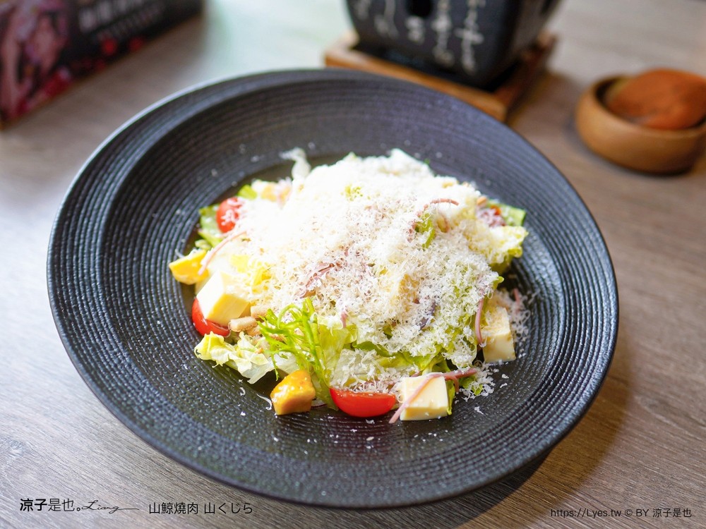 山鯨燒肉 菜單 台中漢口 燒肉美食 生日優惠 停車 訂位 優惠 台中燒肉餐廳推薦 和服 網美必拍 寶箱