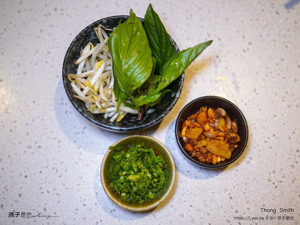 通思密船麵 thong smith 菜單 曼谷船麵 terminal 21 asok 泰國美食 和牛船麵 曼谷必吃