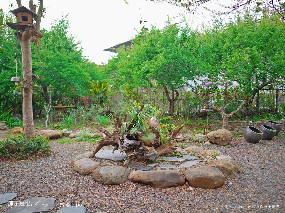 嫁婆咖啡 菜單 埔里秘境咖啡 南投森林系餐廳 樹屋 埔里庭園咖啡 蔬食 披薩 甜點