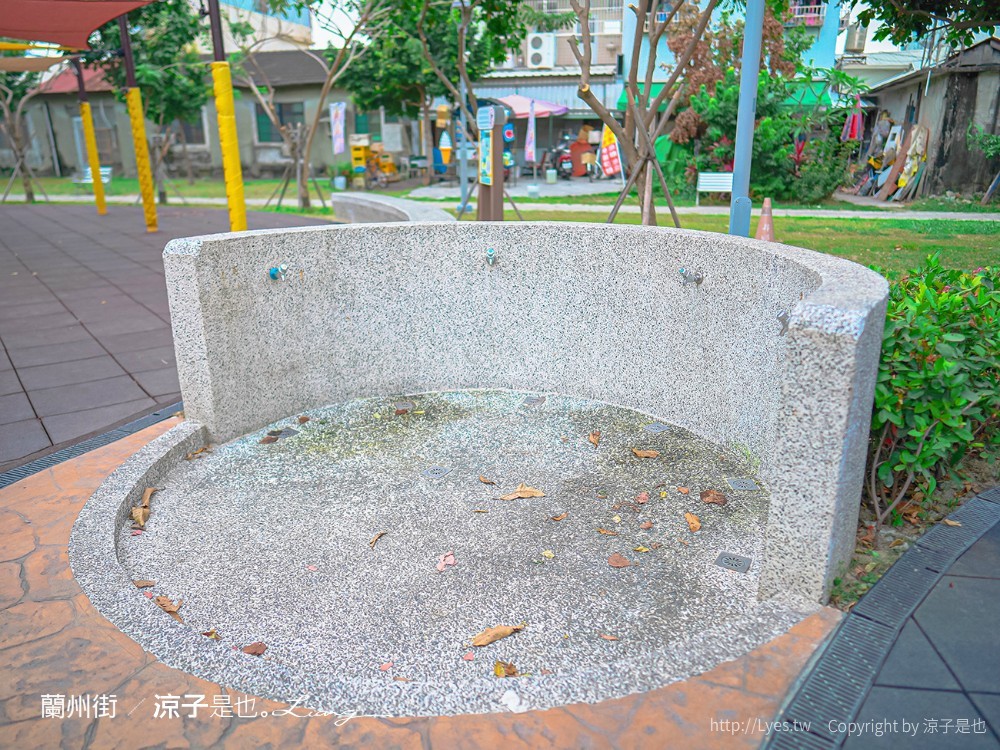 屏東親子景點 蘭州街特色公園 勝利森林動物溜滑梯 免門票親子公園 恐龍