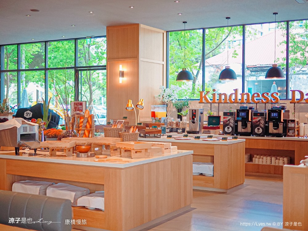 康橋慢旅 台南飯店 CP值 房型 早餐 零食 宵夜 吃到飽 洗衣烘依免費 文青飯店 台南親子住宿