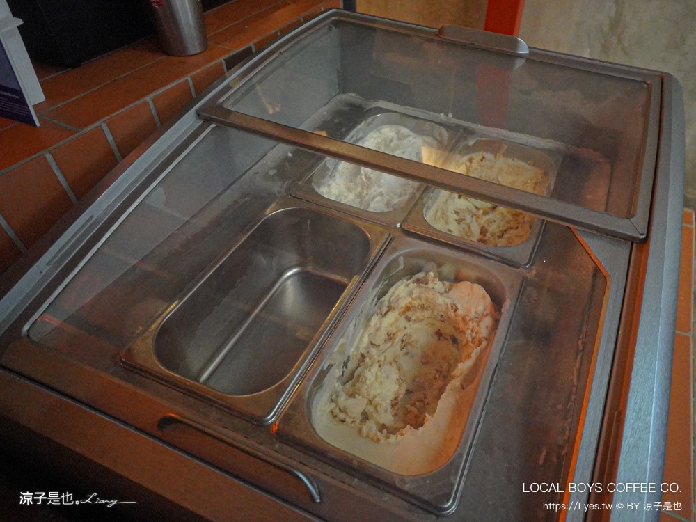 local boys coffee 曼谷咖啡 song wat 曼谷景點 泰國咖啡館推薦 易開罐咖啡 打卡景點 中國城景點 嵩越路