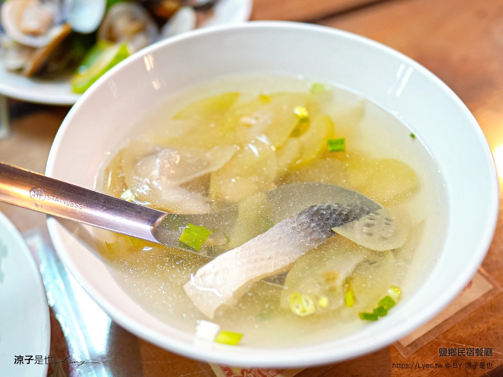 鹽鄉民宿餐廳 菜單 台南北門美食 停車場 無刺虱目魚 北門鹽田美食 井仔腳瓦盤鹽田 蚵仔麵線、西瓜綿湯