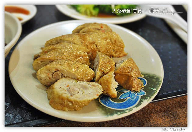 大溪老街-桃園大溪老街必吃美食-金字塔三角湯圓、里長嬤的碗粿、百年油飯、陳媽媽月光餅、和風手工豆腐酪