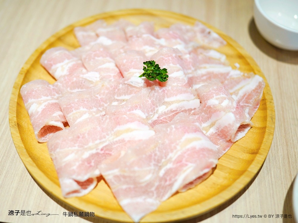 牛鍋私藏鍋物 菜單 文心路火鍋 台中捷運美食 文心櫻花站餐廳 台中火鍋吃到飽