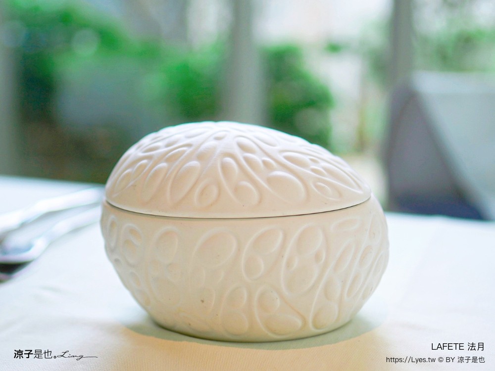 lafete．法月 菜單 台中 法式料理 約會慶生餐廳 玻璃屋 老宅 庭園餐廳 台中西區 景觀餐廳 午間套餐 晚餐 假日套餐 訂位