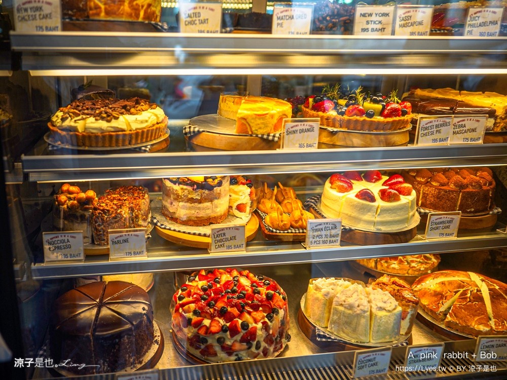 a pink rabbit bob 曼谷甜點 泰國 紅絲絨蛋糕 曼谷咖啡館 ega lab 嵩越路景點 曼谷下午茶推薦