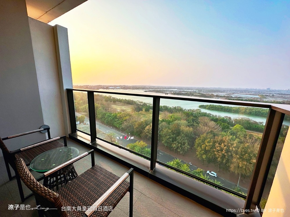 台南 大員皇冠假日酒店 台南安平住宿 親子飯店 泳池 安平 早餐 自助餐 海景房