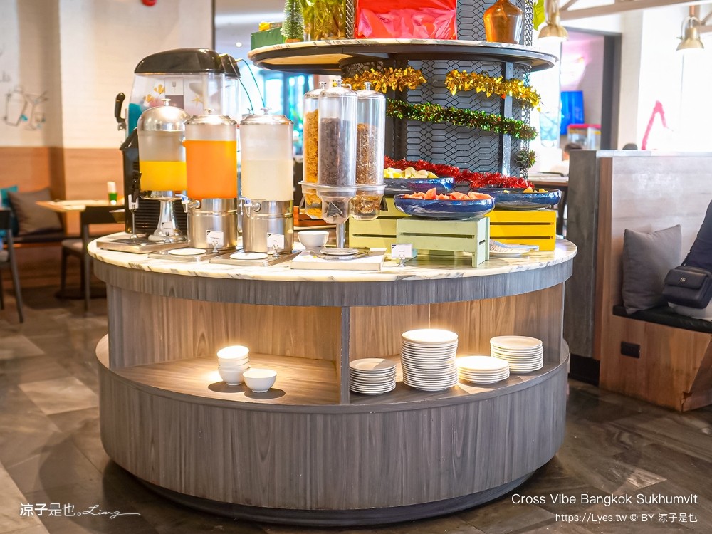 曼谷住宿 Cross Vibe Bangkok Sukhumvit 泰國飯店 四星級 親子飯店推薦 bts on nut 公寓式旅店 房價 交通 素坤逸