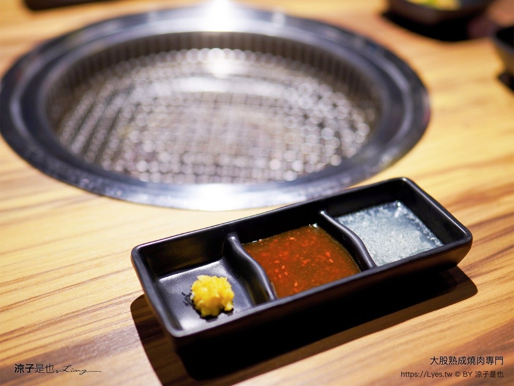 大股熟成燒肉專門 菜單 台中燒肉美食 大股熟成燒肉中科店 厚切牛舌 和牛 推薦必吃 清酒自動販賣機 專人代烤