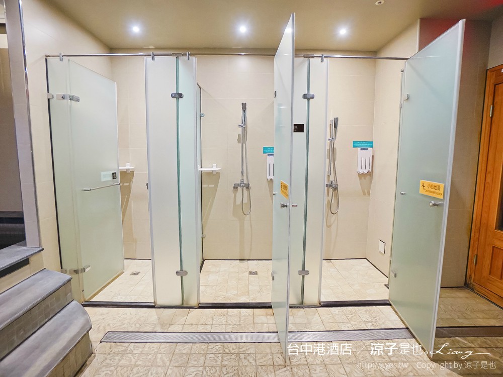 台中港酒店 台中親子飯店 梧棲住宿 海洋親子房、兒童遊戲室 汽車跑道 早餐自助吧吃到飽