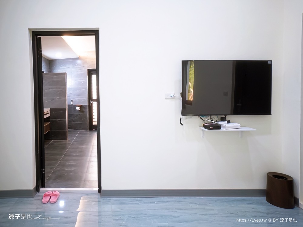 墾丁包棟民宿 屏東住宿 滿州住宿 touch villa 泳池 房型 庭院 卡拉ok 烤肉