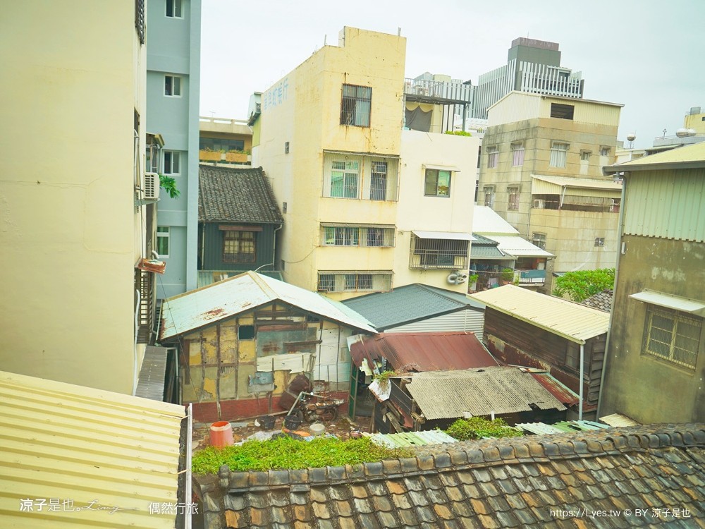 偶然行旅 嘉義飯店 文化路夜市旁 嘉義平價住宿 四人房 車場 文化鹿行旅 房價評價