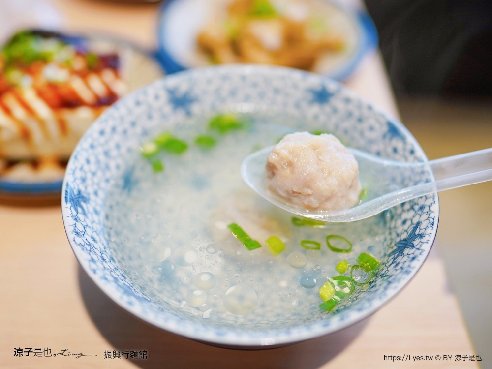 振興行麵館 菜單 中友百貨美食 台中科大小吃 一中街商圈 中國醫美食 文青小店