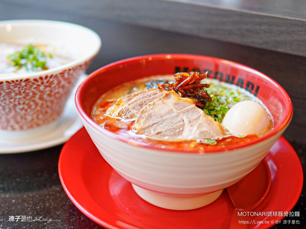 motonari 琉球豚骨拉麵 中友百貨 台中日式拉麵 日本人 沖繩拉麵 叉燒
