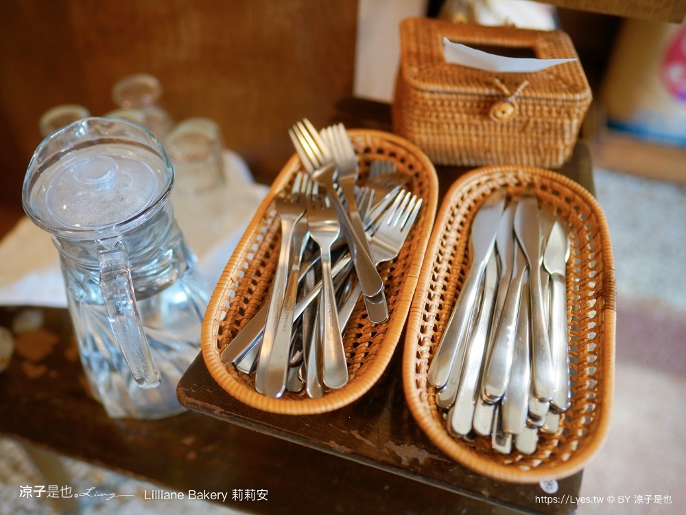 莉莉安可頌烘焙專門店 菜單 台中 麵包 下午茶 咖啡館 文青老宅 蛋糕 台中甜點 lilliane bakery