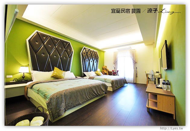 宜蘭民宿-晨園民宿-靠近傳藝中心，每間房都有陽台可以放空的宜蘭民宿