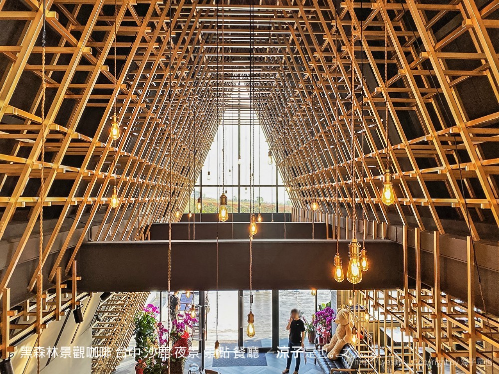 黑森林景觀咖啡 台中 沙鹿 夜景 景點 餐廳 菜單