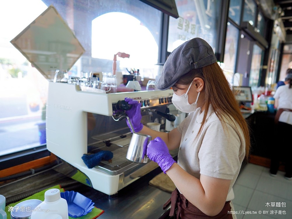 木草麵包 菜單 嘉義布袋美食 生吐司 自有咖啡 拿鐵 爆漿流心Q麻糬 漁市場