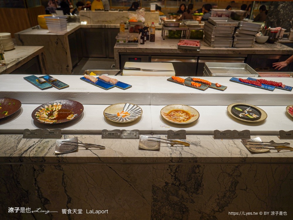 饗食天堂 lalaport 台中吃到飽推薦 必吃料理 台中美食 吃到飽餐廳 buffet 價位 牛排 生魚片 甜點