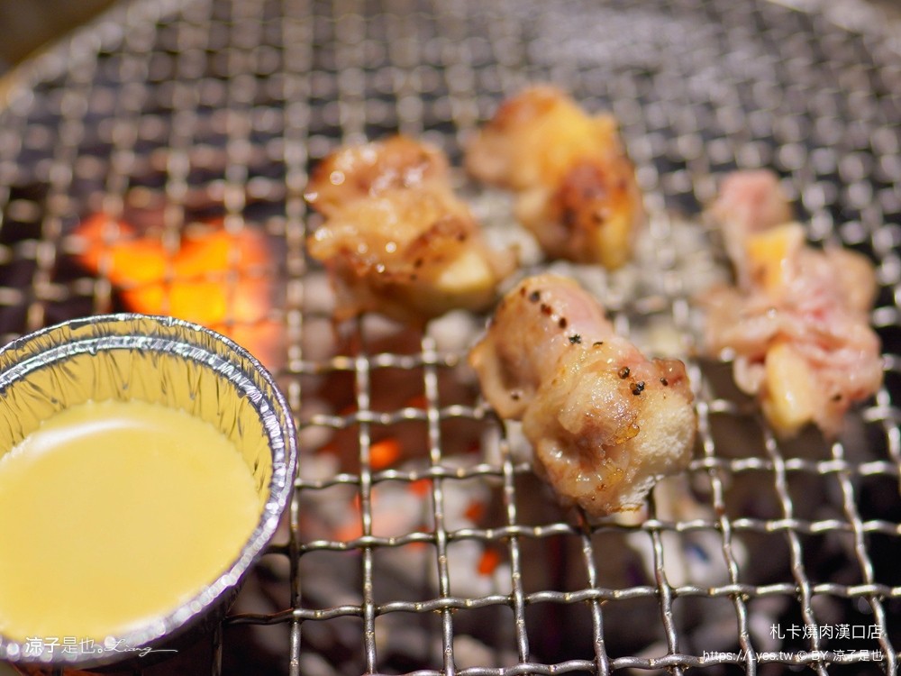 札卡燒肉 漢口店 菜單 台中燒肉餐廳 壽星優惠 迴轉燒肉 雙人套餐 日本a5和牛 和牛臭豆腐