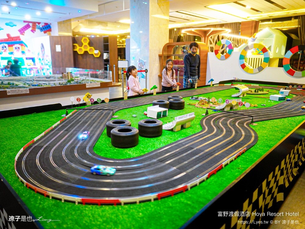 高雄富野渡假酒店 高雄親子飯店 溜滑梯房型 優惠專案 早餐 高雄住宿 輕軌凱旋瑞田站 親子套房 港都浪潮夜市