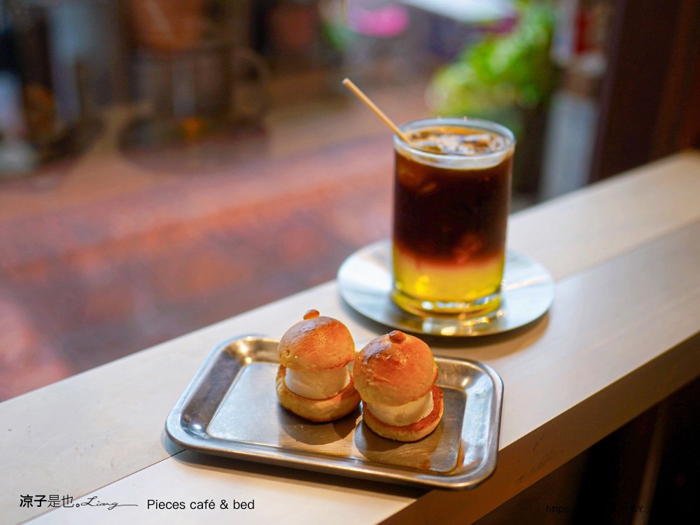 pieces cafe bed 泰國 曼谷 中國城 咖啡館推薦 泰國創意甜點 胸部麵 網美咖啡廳 曼谷住宿 bangkok café chinatown