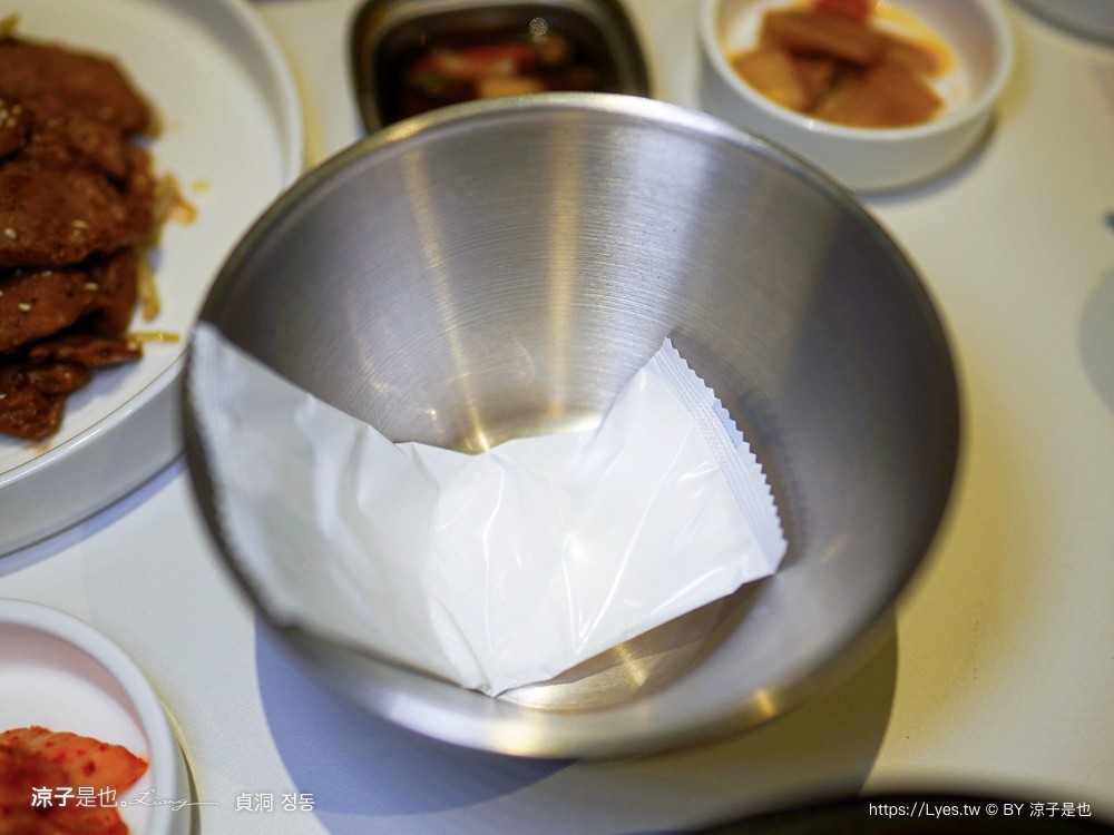 貞洞 菜單 台中韓式料理 韓國人 逢甲夜市美食 豬肉湯飯 海鮮煎餅 馬鈴薯燉排骨湯、辣炒魷魚 醃烤豬肉