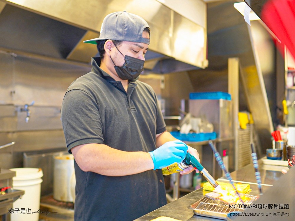 motonari 琉球豚骨拉麵 中友百貨 台中日式拉麵 日本人 沖繩拉麵 叉燒