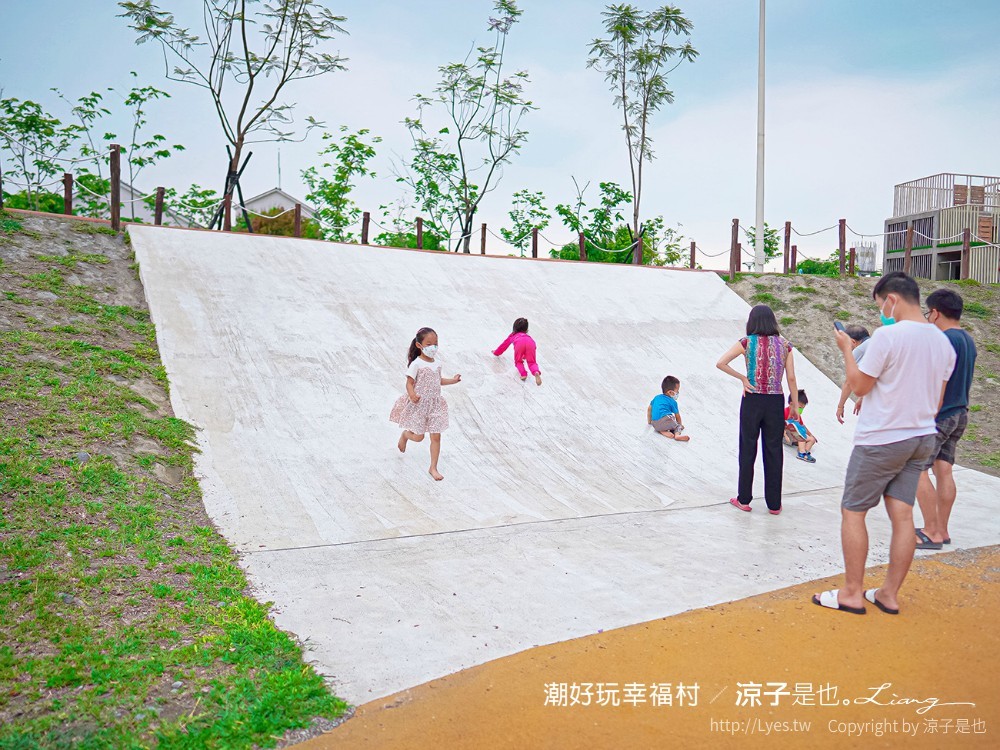 潮好玩幸福村 屏東親子景點 免門票親子公園 溜滑梯 盪鞦韆 沙坑 森林跑道