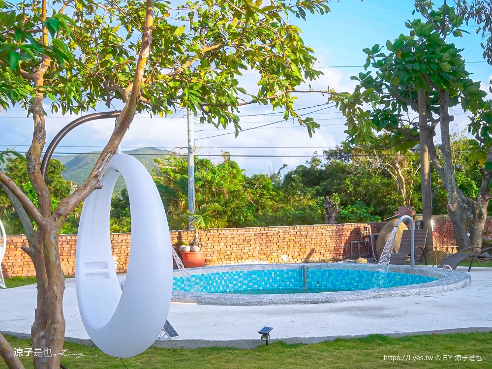 墾丁包棟民宿 屏東住宿 滿州住宿 touch villa 泳池 房型 庭院 卡拉ok 烤肉