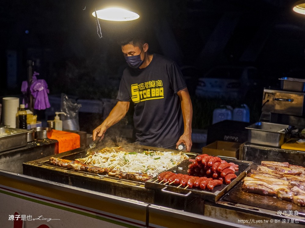 冬山夜市美食 必吃推薦 宜蘭 菜單 泰妃 94旗魚黑輪 石板烤肉 宜大蔥油餅 康拔無骨排骨酥 三杯滷味 黃金燒肉刈包