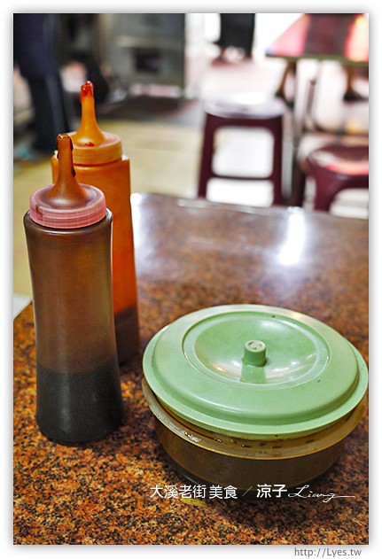 大溪老街-桃園大溪老街必吃美食-金字塔三角湯圓、里長嬤的碗粿、百年油飯、陳媽媽月光餅、和風手工豆腐酪