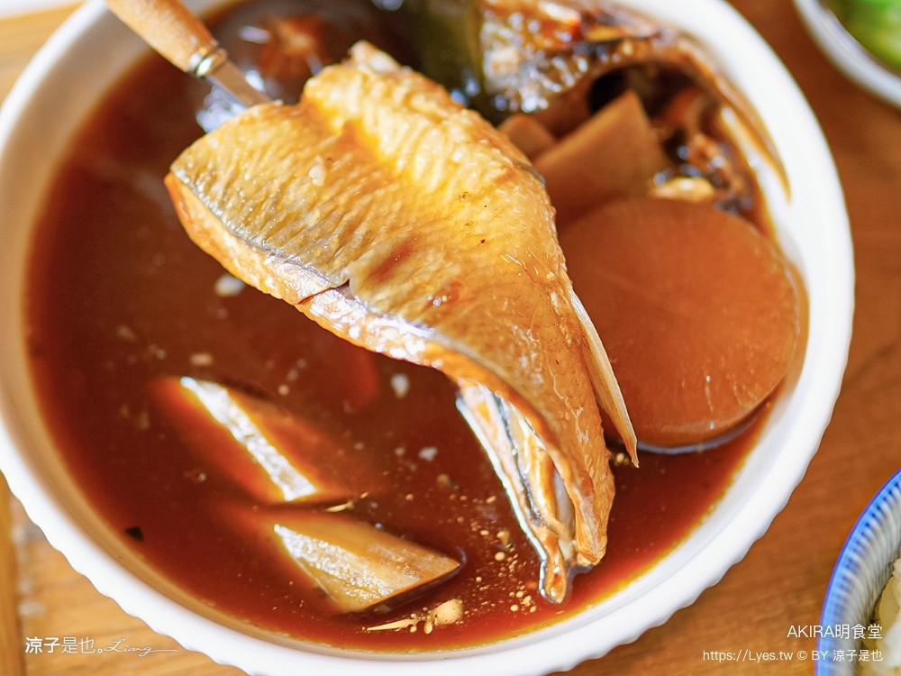 明食堂 日式定食 日式便當 老滷虱目魚肚 炸豬排 akira