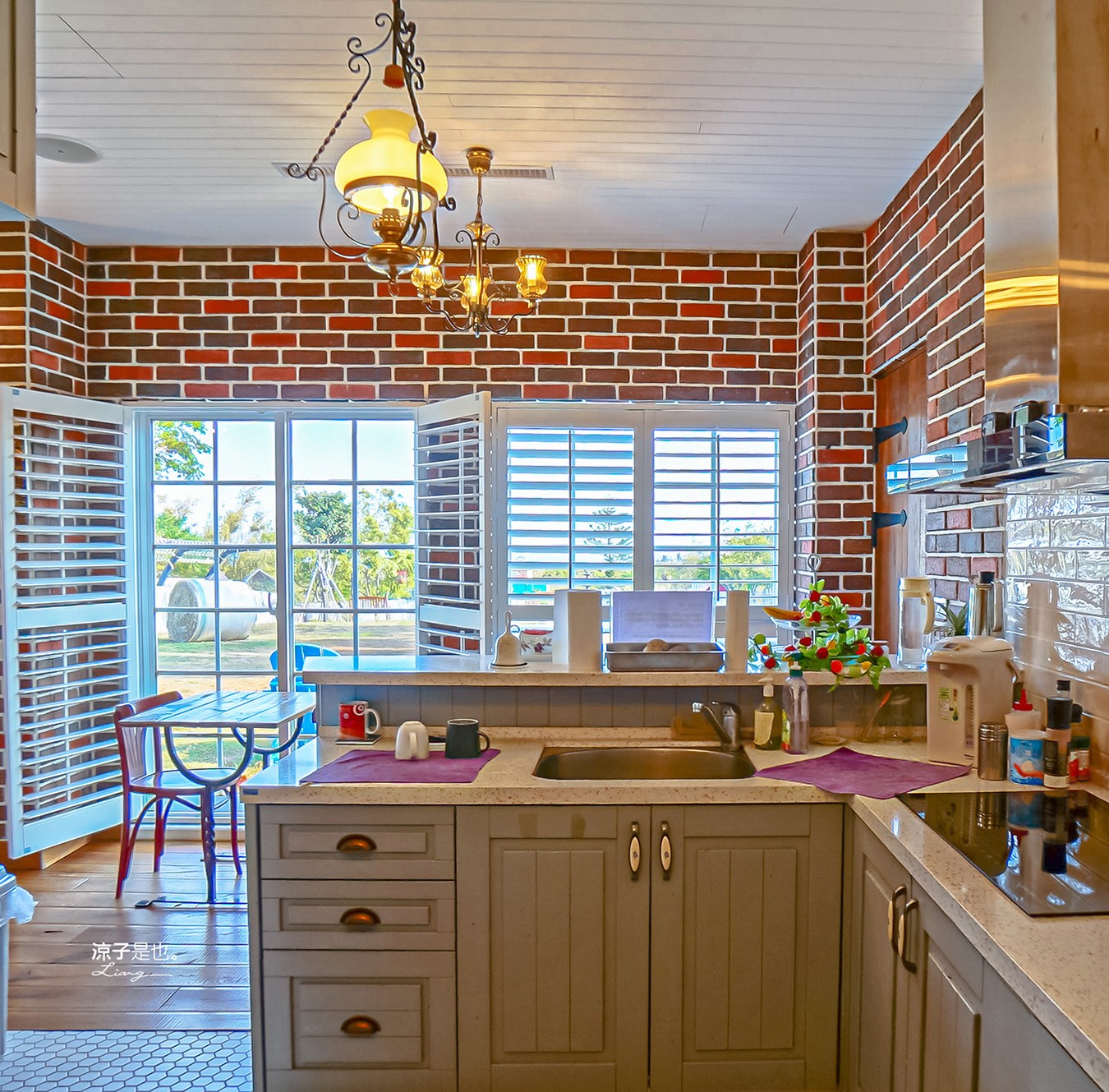 勿忘我城堡莊園民宿 墾丁住宿推薦 英倫風城堡 包棟民宿 親子villa 寵物友善 海景房型 庭園草地