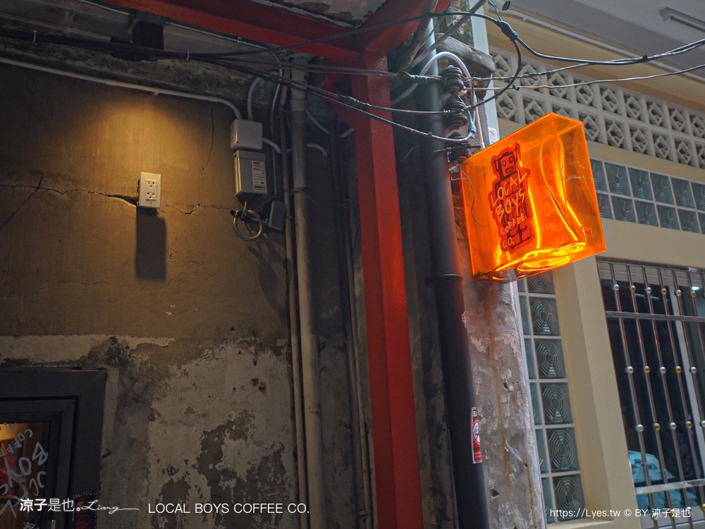 local boys coffee 曼谷咖啡 song wat 曼谷景點 泰國咖啡館推薦 易開罐咖啡 打卡景點 中國城景點 嵩越路