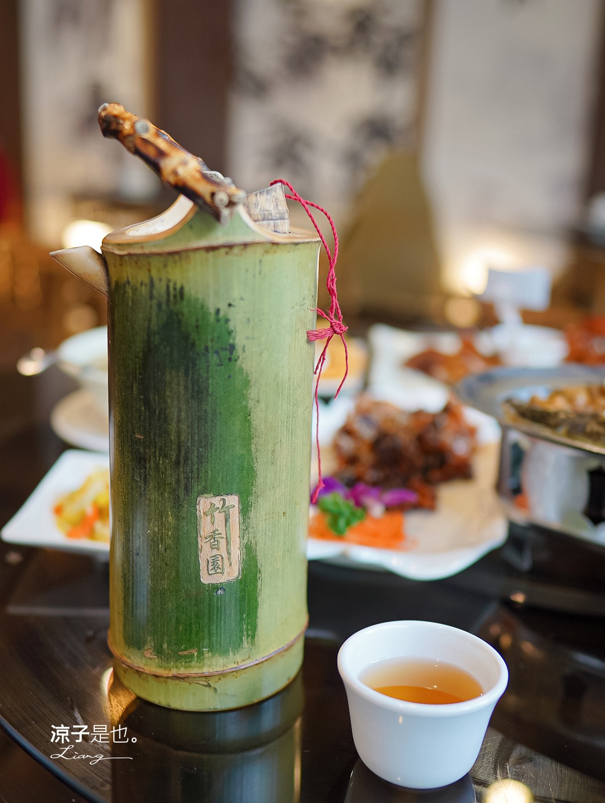 台南-竹香園甕缸雞(附菜單)仙草店 關子嶺必吃美食餐廳推薦 手剝甕缸雞香氣迷人 每道菜都蠻有特色的啊