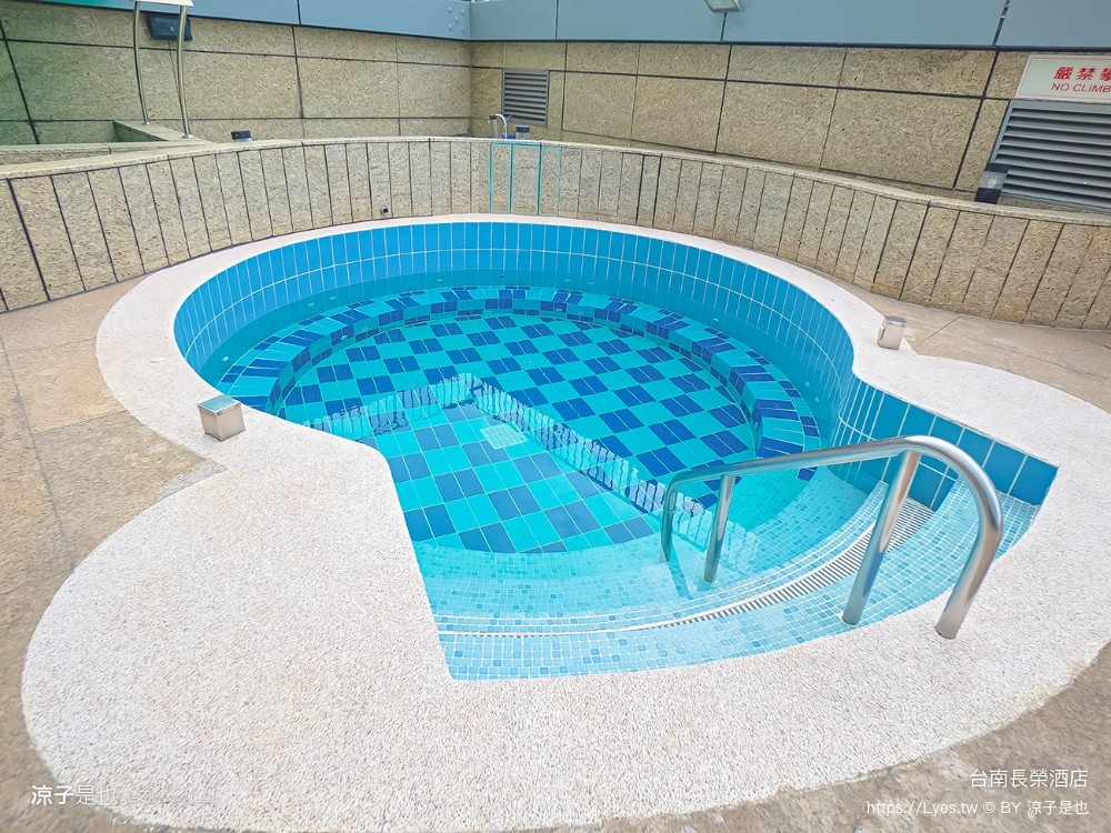 長榮桂冠酒店 台南住宿 台糖長榮台南 游泳池飯店 早餐 評價 親子 遊戲室