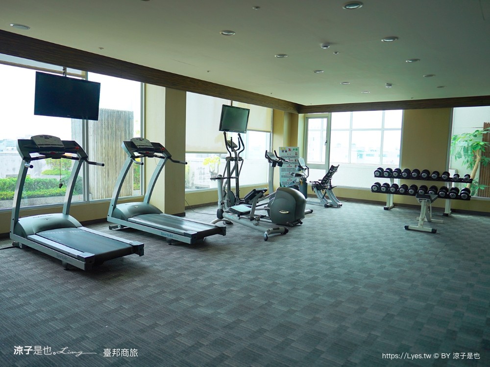 臺邦商旅 安平住宿推薦 房型 早餐 高CP值 台南親子住宿 空中花園 健身房 Gogoro