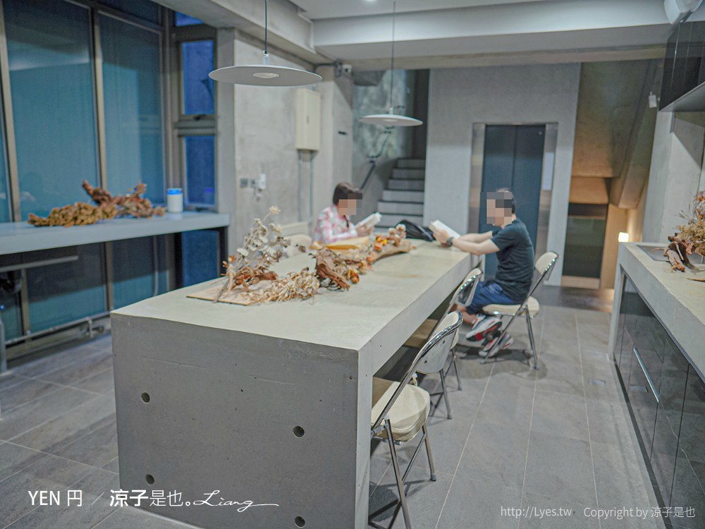 YEN円 菜單 台中北屯咖啡館 藝廊 清水模建築 水泥拿鐵 司康輕食 新開幕 捷運店美食