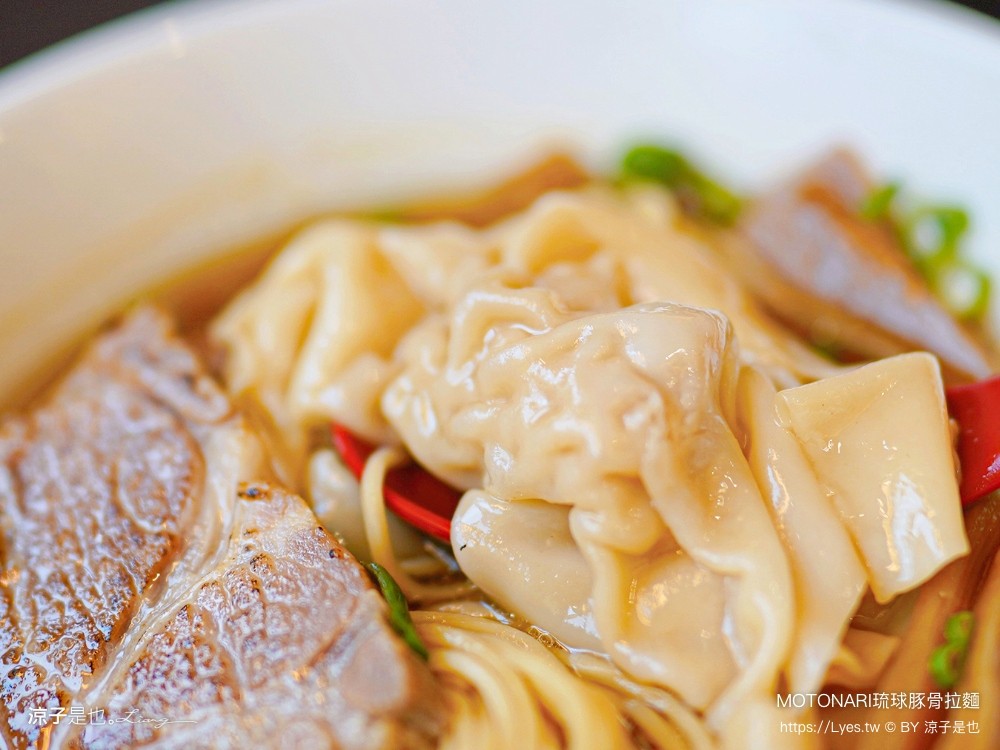 motonari 琉球豚骨拉麵 中友百貨 台中日式拉麵 日本人 沖繩拉麵 叉燒