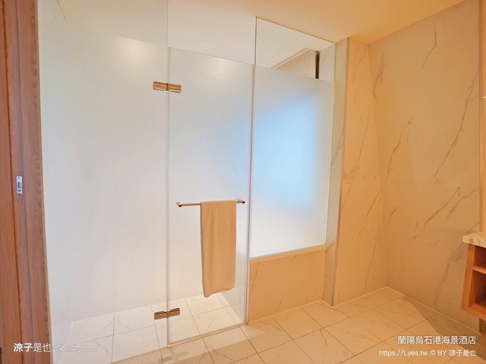 蘭陽烏石港海景酒店 宜蘭頭城住宿 宜蘭親子飯店 龜山島海景房型 童趣親子房 泳池電影院 一泊二食